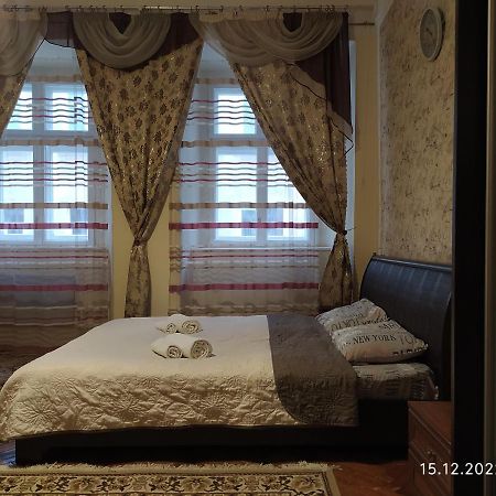 إلفيف Apartment On Rynok Square المظهر الخارجي الصورة