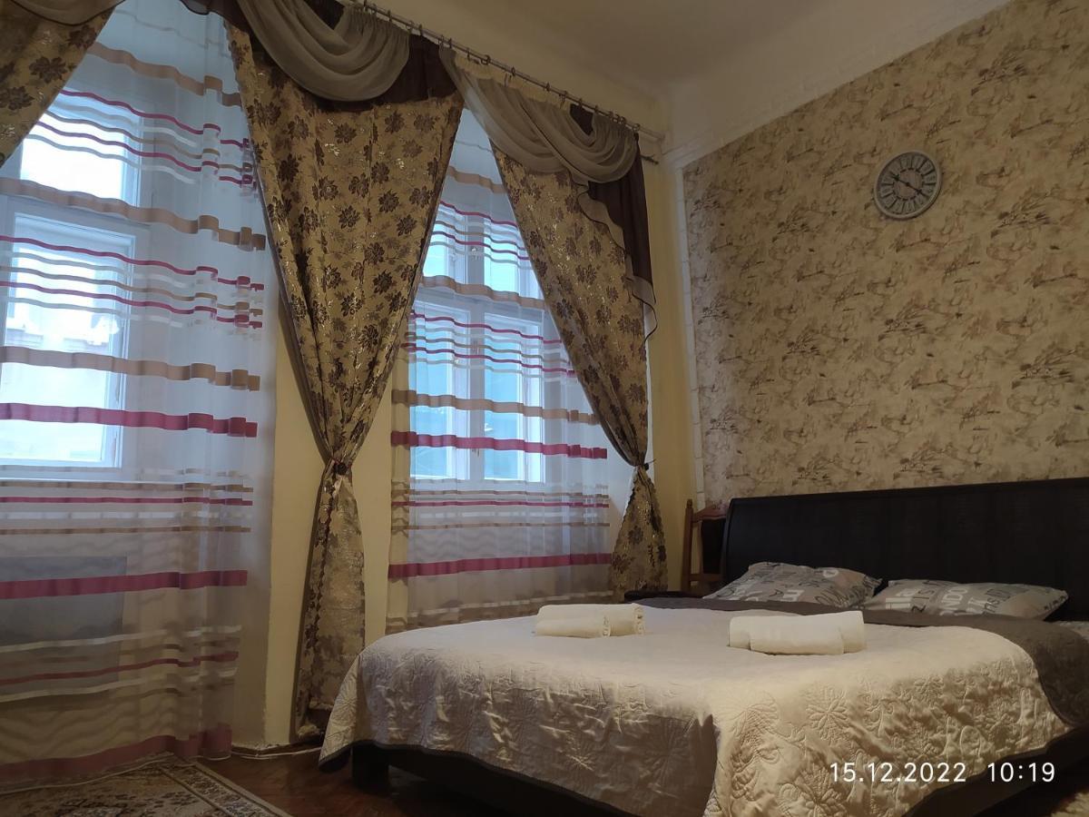 إلفيف Apartment On Rynok Square المظهر الخارجي الصورة