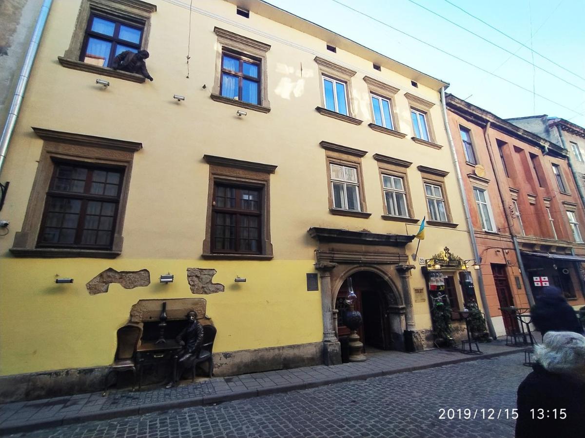 إلفيف Apartment On Rynok Square المظهر الخارجي الصورة